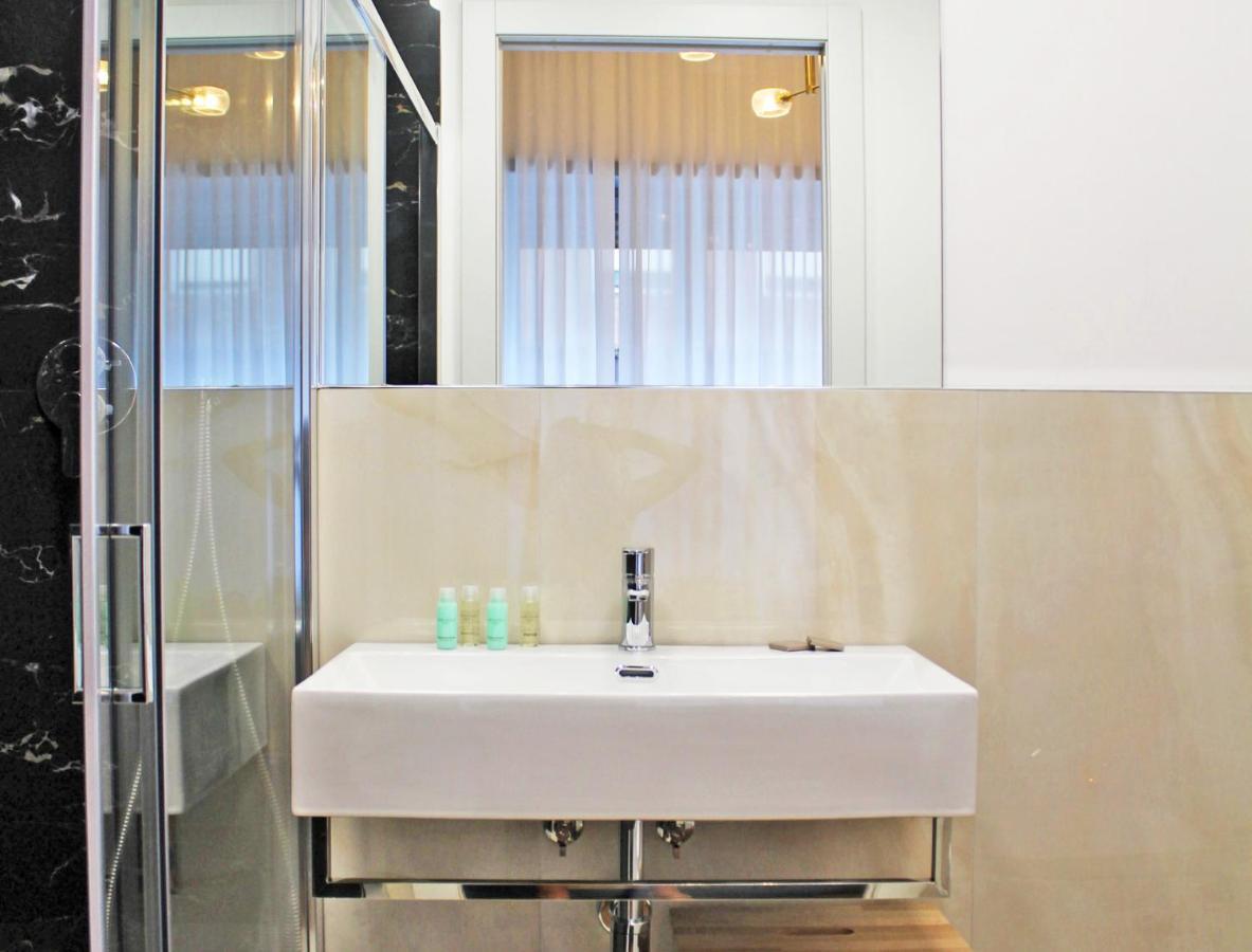 Hrt Milano Hotel Екстериор снимка