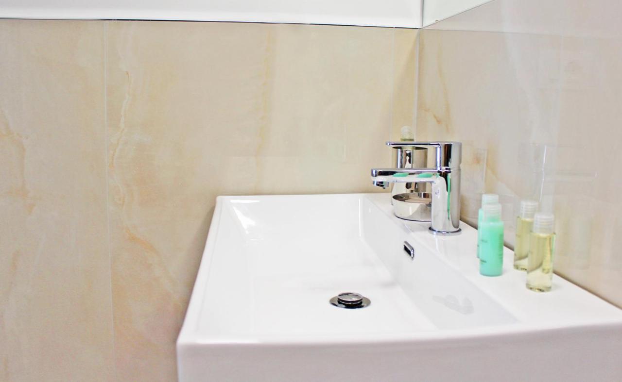 Hrt Milano Hotel Екстериор снимка