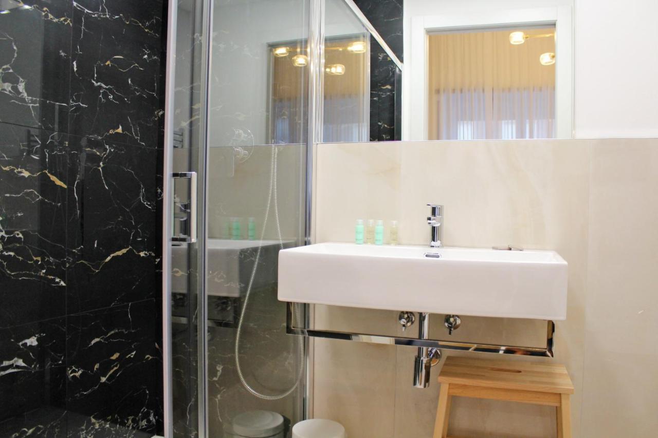 Hrt Milano Hotel Екстериор снимка